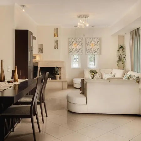 Giannas Pool House * Βανάτο